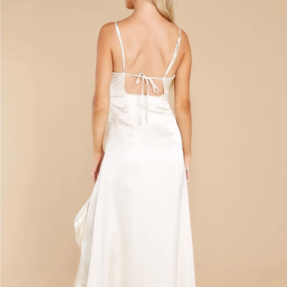 New ivory maxi dress - Picture 2 of 3